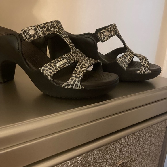 CROCS animal print sandals. Barely worn. - Picture 6 of 7
